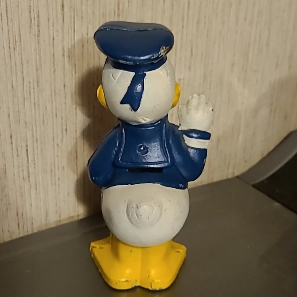 Vintage Donald Duck Cast Iron Bank - Picture 5 of 8